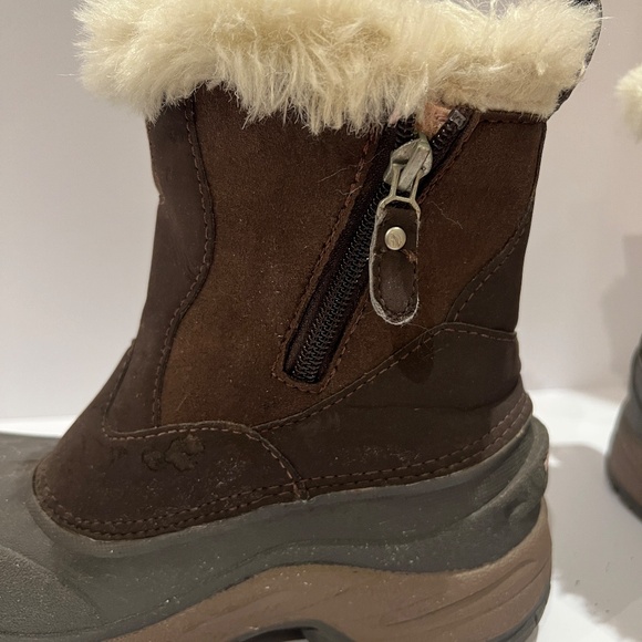THE NORTH FACE Heat Seeker Winter Boots with Faux Fur Trim - Picture 4 of 10